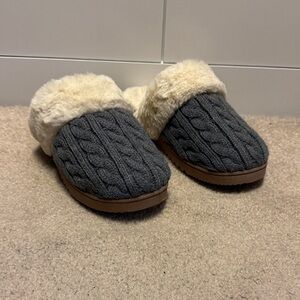 J. Crew Gray and Cream Cable Knit Slippers